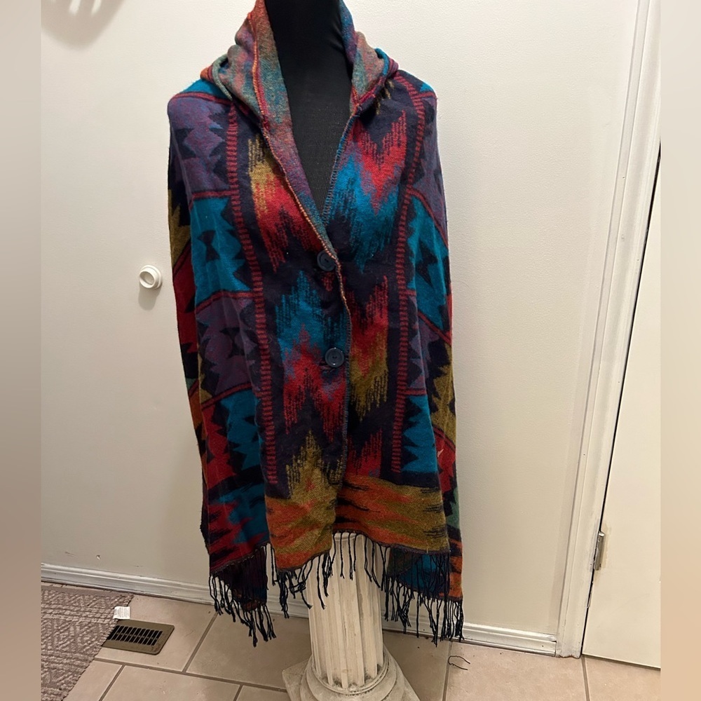 Euty Two Buttoned Southwestern Pattern Poncho tri… - image 2